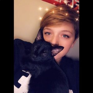 Meet your Posher, Brooke